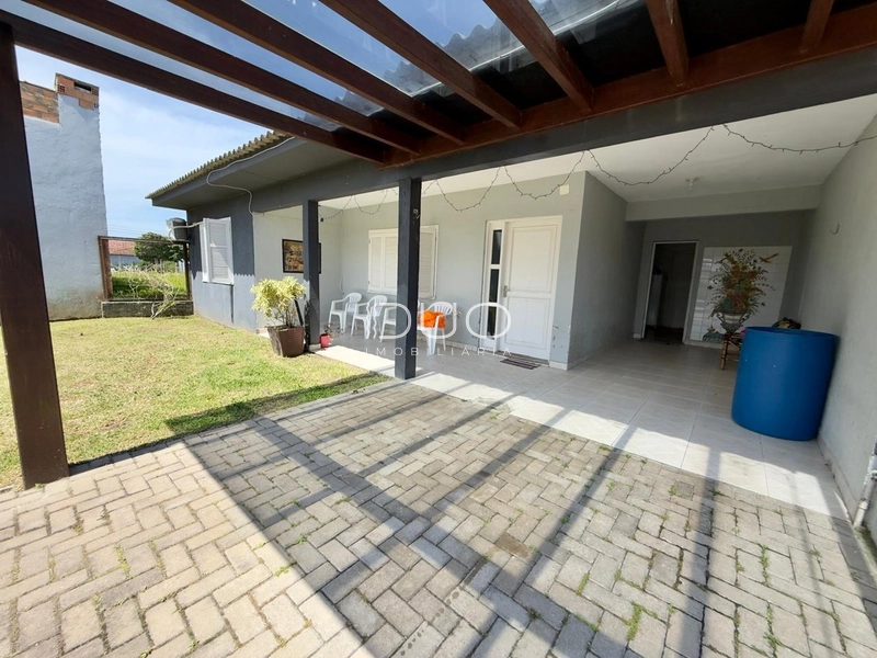 CASA COM 3 DORMITÓRIOS EM XANGRI-LÁ: 2ª foto da galeria de imagens do imóvel