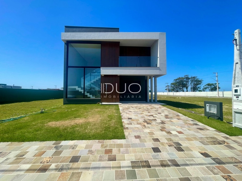 CASA COM 4 DORMITÓRIOS NO CONDOMÍNIO ALLURE EM XANGRI-LÁ