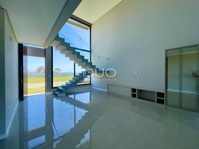 CASA COM 4 DORMITÓRIOS NO CONDOMÍNIO ALLURE EM XANGRI-LÁ: 3ª foto da galeria de imagens do imóvel