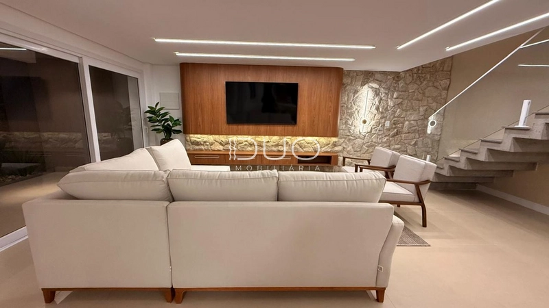 CASA COM 4 DORMITÓRIOS EM XANGRI-LÁ: 4ª foto da galeria de imagens do imóvel