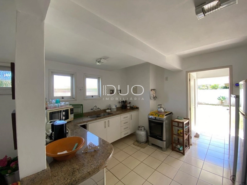 CASA COM 5 DORMITÓRIOS: 9ª foto da galeria de imagens do imóvel