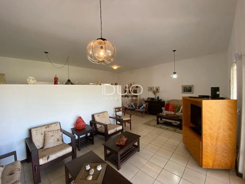 CASA COM 5 DORMITÓRIOS: 4ª foto da galeria de imagens do imóvel