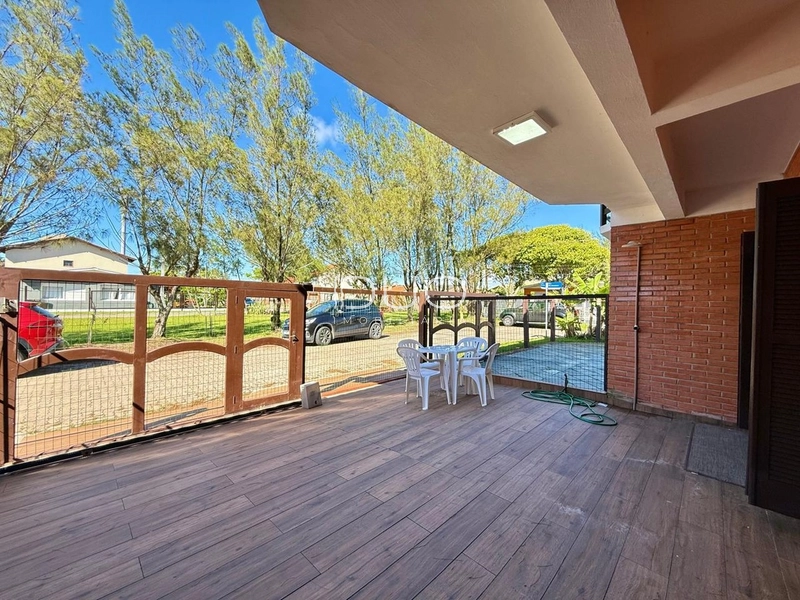 CASA COM 2 DORMITÓRIOS EM XANGRI-LÁ: 3ª foto da galeria de imagens do imóvel