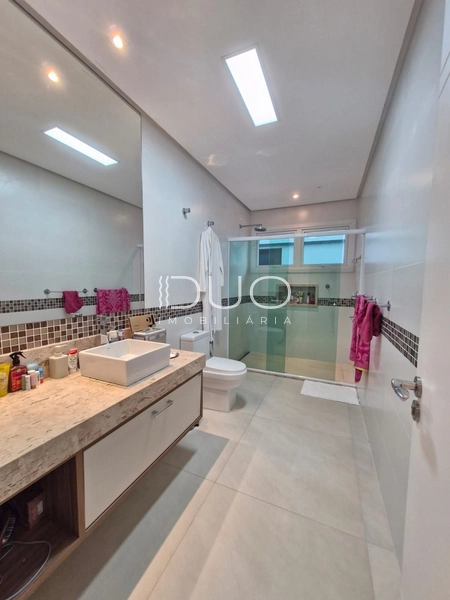 CASA COM 5 DORMITÓRIOS NO CONDOÍNIO ENSEADA LAGOS: 37ª foto da galeria de imagens do imóvel