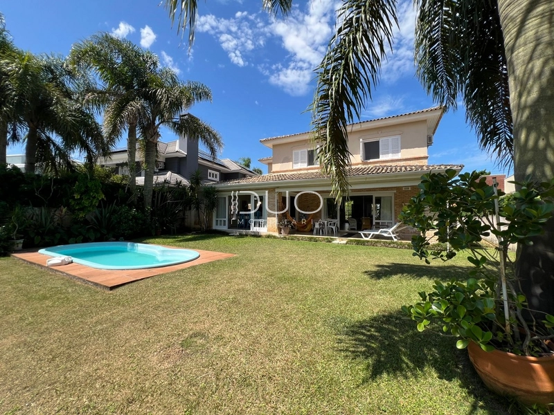 SOBRADO NO CONDOMÍNIO ATLÂNTIDA LAGOS PARK