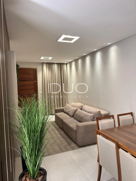 CASA COM 2 DORMITÓRIOS EM XANGRI-LÁ NO BAIRRO ARPOADOR