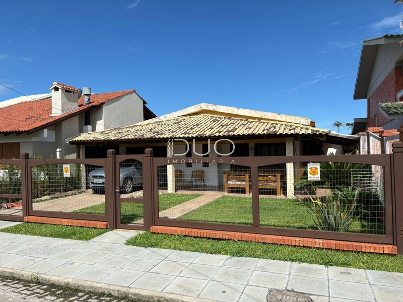 CASA COM 3 DORMITÓRIOS EM CAPÃO DA CANOA