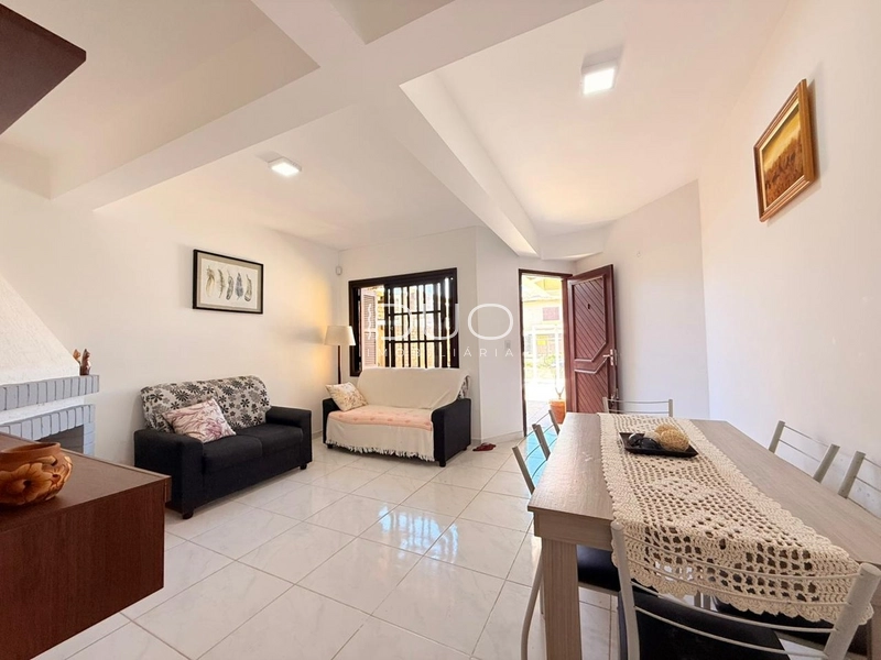 CASA COM 3 DORMITÓRIOS EM XANGRI-LÁ: 2ª foto da galeria de imagens do imóvel