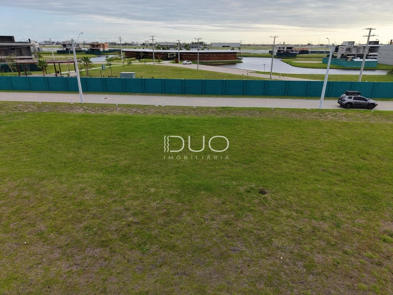 TERRENO NO CONDOMÍNIO WAVE EM XANGRI-LÁ: 2ª foto da galeria de imagens do imóvel