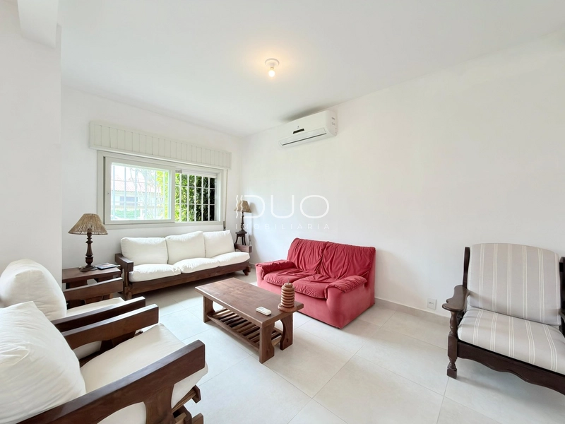 CASA EM XANGRI-LÁ: 6ª foto da galeria de imagens do imóvel