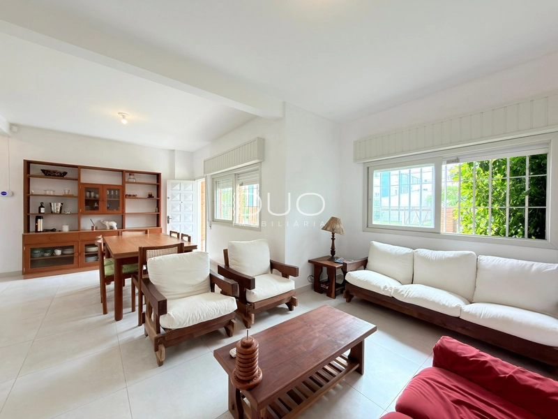 CASA EM XANGRI-LÁ: 4ª foto da galeria de imagens do imóvel