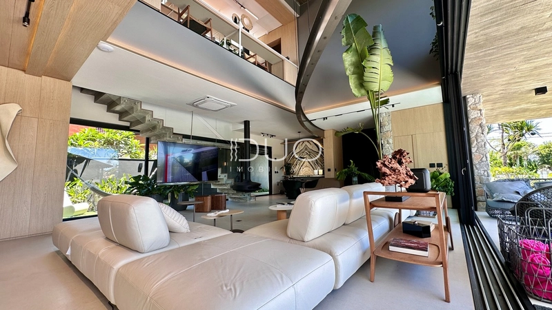 CASA COM 05 SUÍTES EM XANGRI-LÁ: 3ª foto da galeria de imagens do imóvel