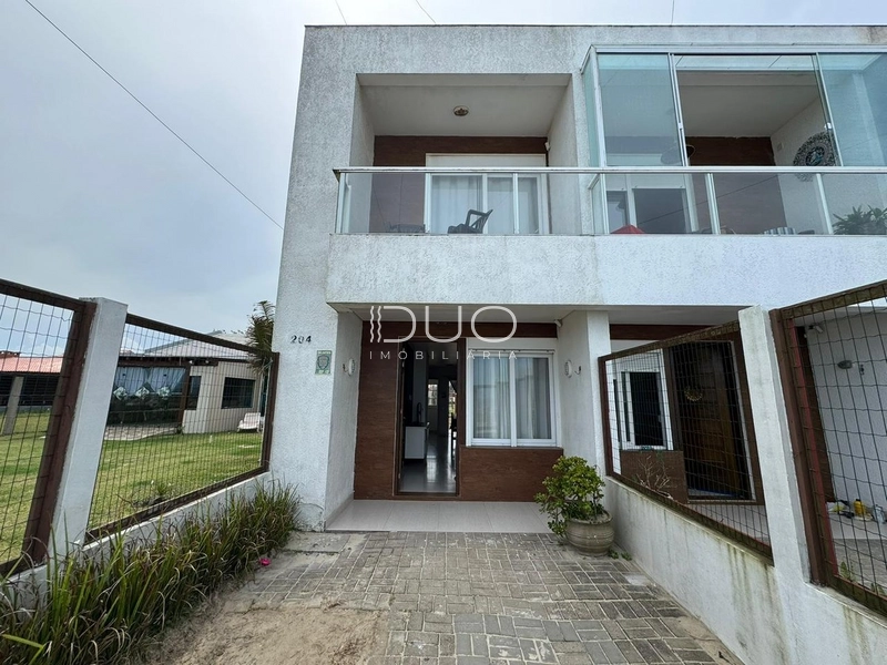 CASA COM 2 DORMITÓRIOS EM XANGRI-LA