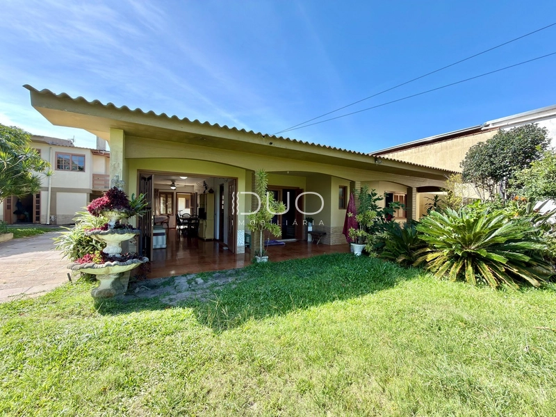 CASA COM 03 DORMITÓRIOS EM DOIS TERRENOS EM ATLANTIDA - XANGRIL-A: 2ª foto da galeria de imagens do imóvel