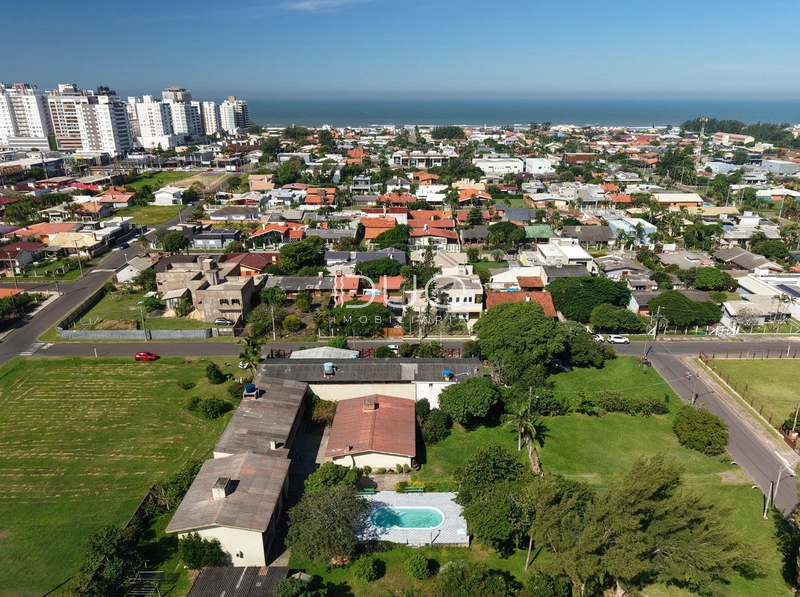 CASA COM 03 DORMITÓRIOS EM DOIS TERRENOS EM ATLANTIDA - XANGRIL-A: 35ª foto da galeria de imagens do imóvel