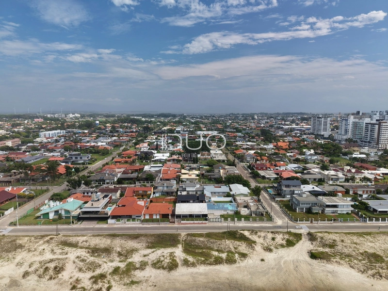CASA COM 03 DORMITÓRIOS EM DOIS TERRENOS EM ATLANTIDA - XANGRIL-A: 8ª foto da galeria de imagens do imóvel