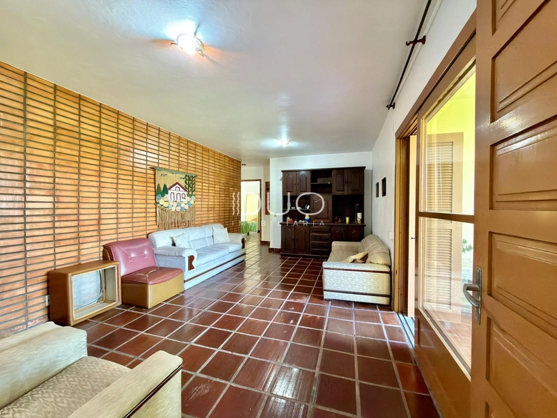 CASA COM 03 DORMITÓRIOS EM DOIS TERRENOS EM ATLANTIDA - XANGRIL-A: 6ª foto da galeria de imagens do imóvel