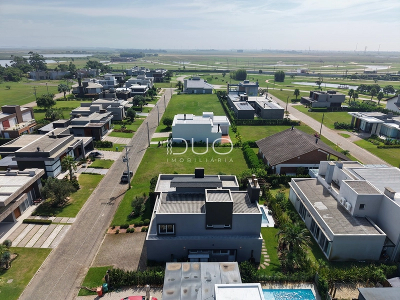 SOBRADO NO CONDOMÍNIO LAGOA DO PASSO EM ATLÂNTIDA SUL: 36ª foto da galeria de imagens do imóvel