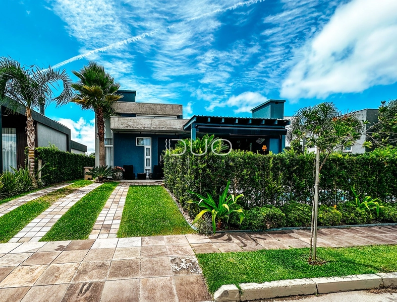 CASA NO CONDOMÍNIO QUINTAS DO LAGO EM XANGRI-LÁ