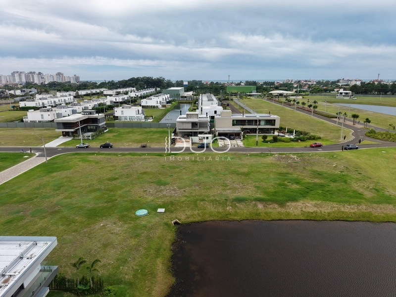 TERRENO NO CONDOMÍNIO LÓTUS EM XANGRI-LÁ: 2ª foto da galeria de imagens do imóvel