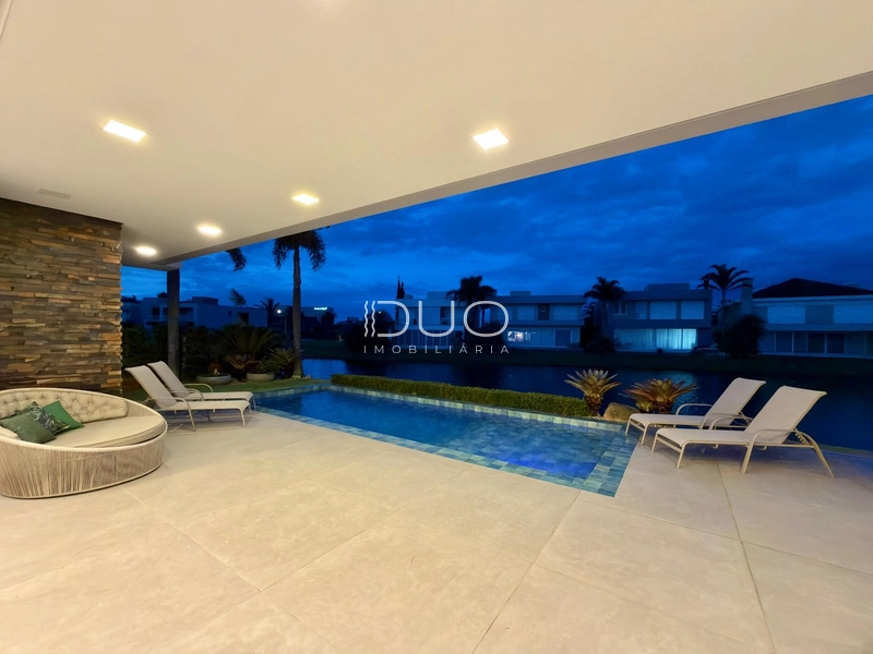 SOBRADO NO CONDOMÍNIO ENSEADA LAGOS EM XANGRI-LÁ: 15ª foto da galeria de imagens do imóvel