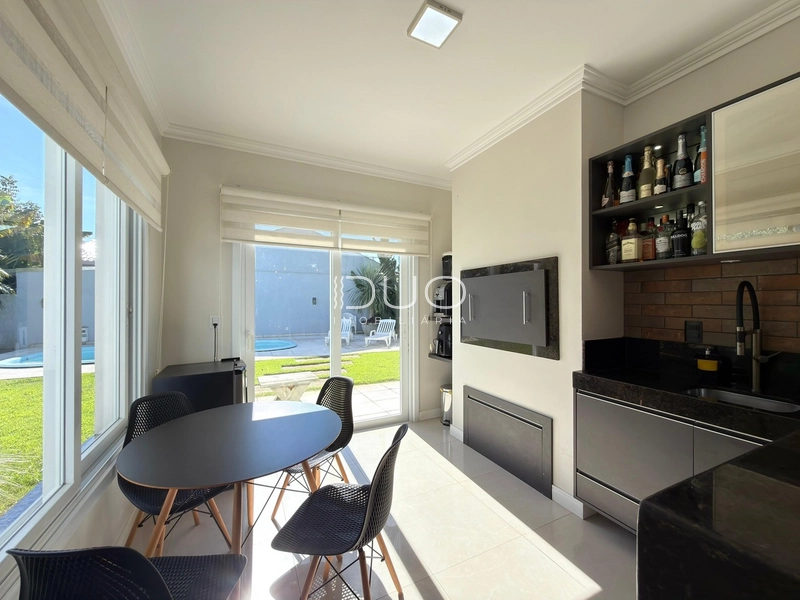 CASA EM XANGRI-LÁ: 8ª foto da galeria de imagens do imóvel