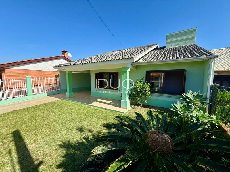 CASA EM XANGRI-LÁ: 2ª foto da galeria de imagens do imóvel