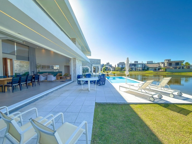 CASA NO CONDOMÍNIO RIVIERA EM XANGRI-LÁ: 13ª foto da galeria de imagens do imóvel