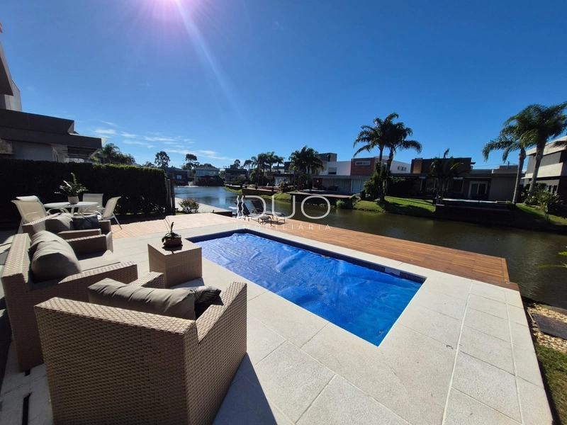 CASA COM 05 SUÍTES NO CONDOMÍNIO MALIBU EM XANGRI-LÁ: 1ª foto da galeria de imagens do imóvel