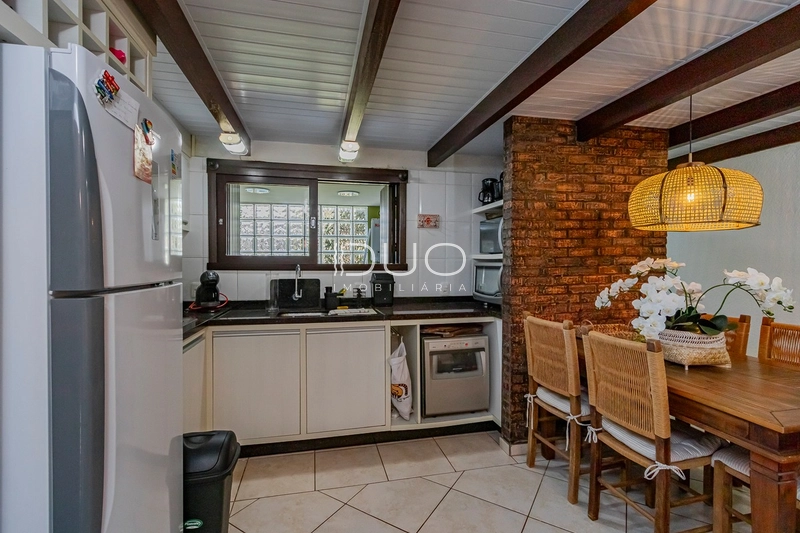 CASA COM 03 SUÍTES EM XANGRI-LÁ: 10ª foto da galeria de imagens do imóvel