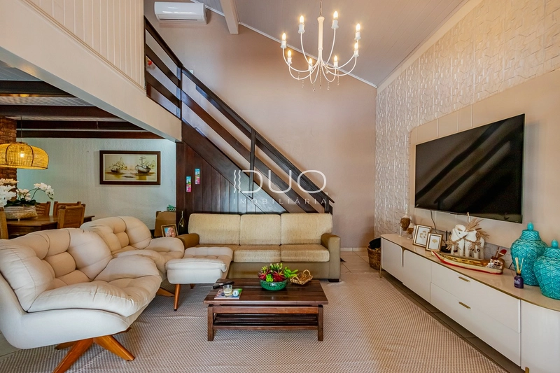 CASA COM 03 SUÍTES EM XANGRI-LÁ: 2ª foto da galeria de imagens do imóvel