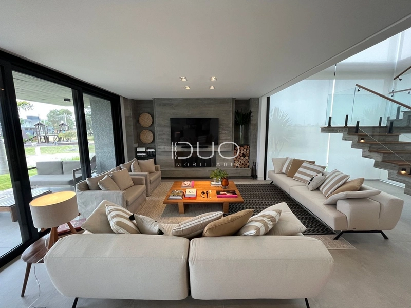 CASA COM 04 SUÍTES NO CONDOMINIO BLUE EM XANGRI-LÁ: 3ª foto da galeria de imagens do imóvel