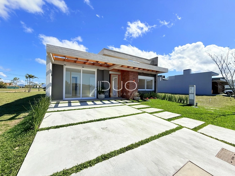 CASA NO CONDOMÍNIO ZEN EM XANGRI-LÁ: 3ª foto da galeria de imagens do imóvel