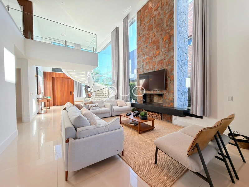 SOBRADO COM 5 DORMITÓRIOS NO CONDOMÍNIO MALIBU: 4ª foto da galeria de imagens do imóvel