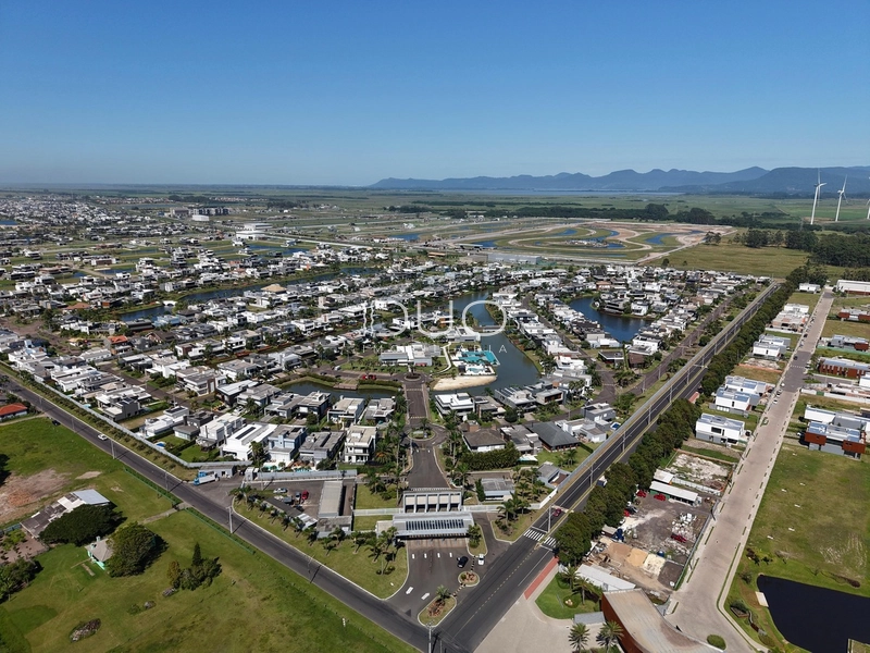 SOBRADO COM 5 DORMITÓRIOS NO CONDOMÍNIO MALIBU: 53ª foto da galeria de imagens do imóvel