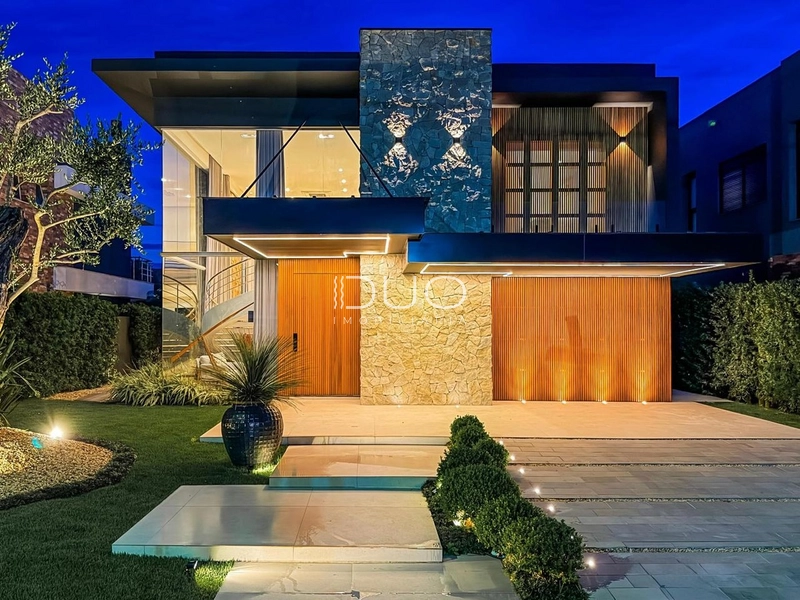 CASA COM 5 DORMITÓRIOS NO CONDOMÍNIO MALIBU