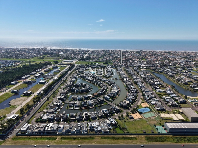 SOBRADO COM 5 DORMITÓRIOS NO CONDOMÍNIO MALIBU: 54ª foto da galeria de imagens do imóvel