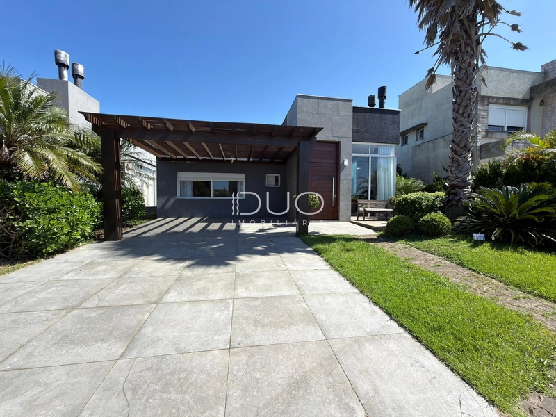 CASA NO CONDOMÍNIO DUBAI RESORT EM CAPÃO DA CANOA