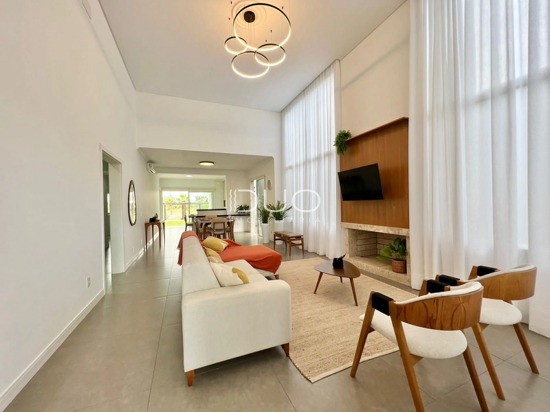 CASA NO CONDOMÍNIO RIVIERA EM XANGRI-LÁ: 3ª foto da galeria de imagens do imóvel