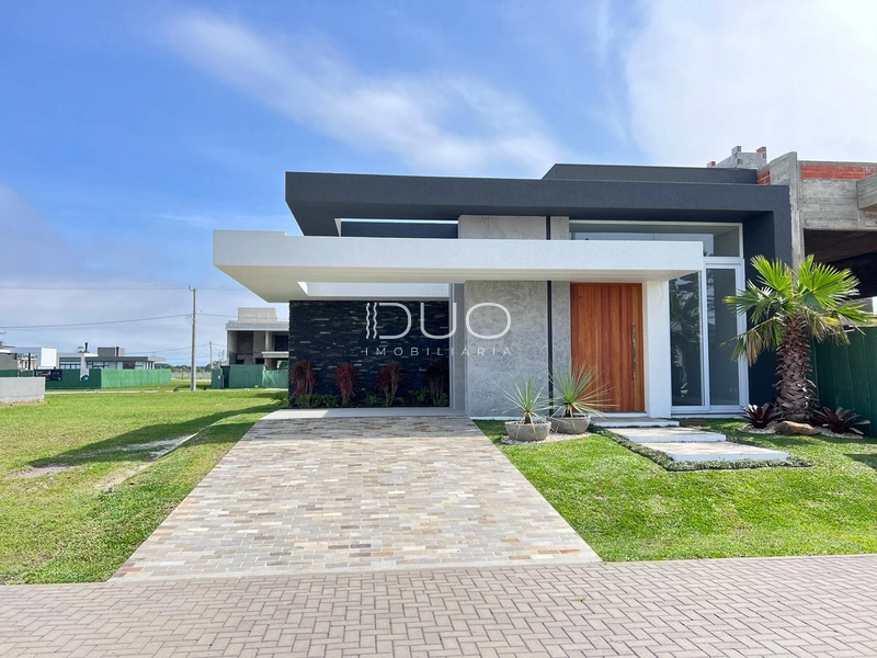 CASA NO CONDOMÍNIO TERRASUL EM CAPÃO DA CANOA.