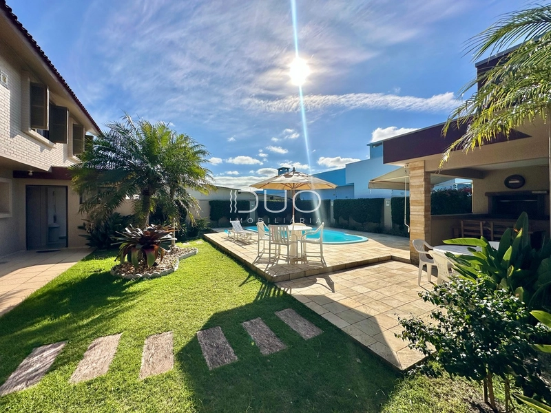 SOBRADO EM XANGRI-LÁ