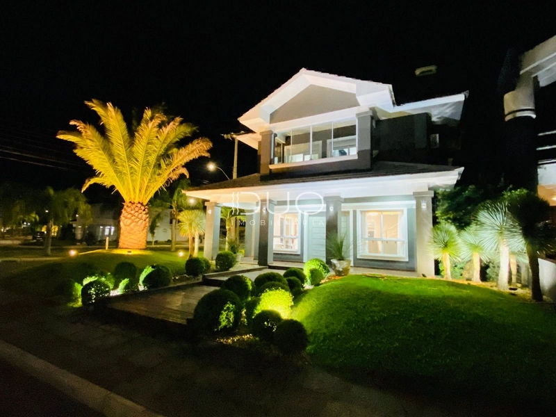 SOBRADO NO CONDOMÍNIO CONDADO DE CAPÃO