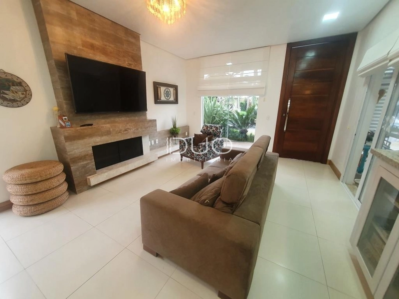 CASA NO CONDOMÍNIO CONDADO DE CAPÃO