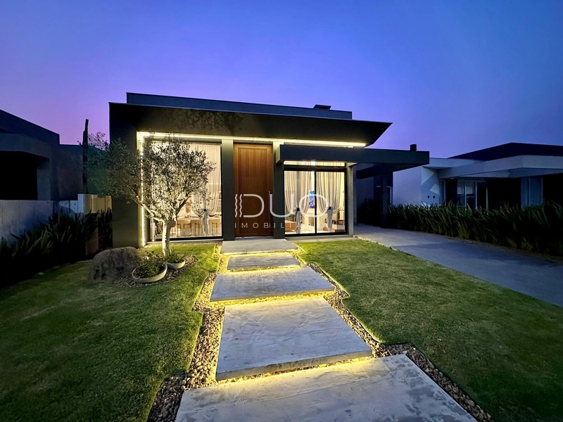 CASA NO CONDOMÍNIO DUBAI RESORT EM CAPÃO DA CANOA