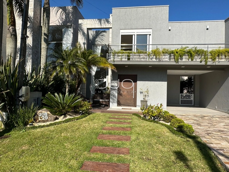 SOBRADO NO CONDOMÍNIO LAS PALMAS EM XANGRI-LÁ