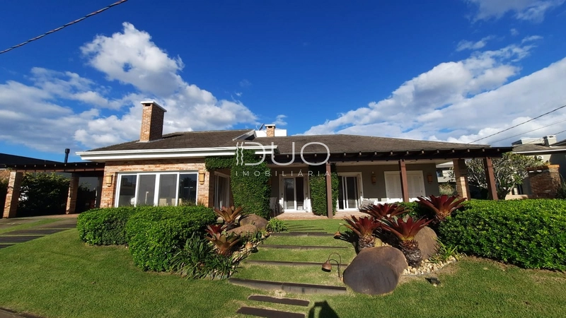 CASA NO CONDOMÍNIO ATLÂNDIDA VILLAS CLUB EM XANGRI-LÁ