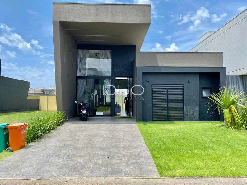 CASA NO CONDOMÍNIO BLUE EM XANGRI-LÁ