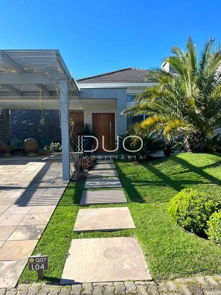 CASA NO CONDOMÍNIO DUBAI RESORT EM CAPÃO DA CANOA