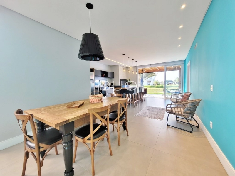CASA NO CONDOMÍNIO RIVIERA EM XANGRI-LÁ: 7ª foto da galeria de imagens do imóvel