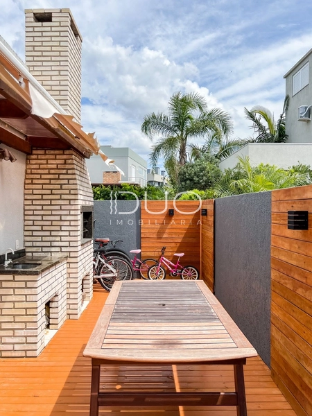 CASA NO CONDOMÍNNIO LAS PALMAS EM XANGRI-LÁ